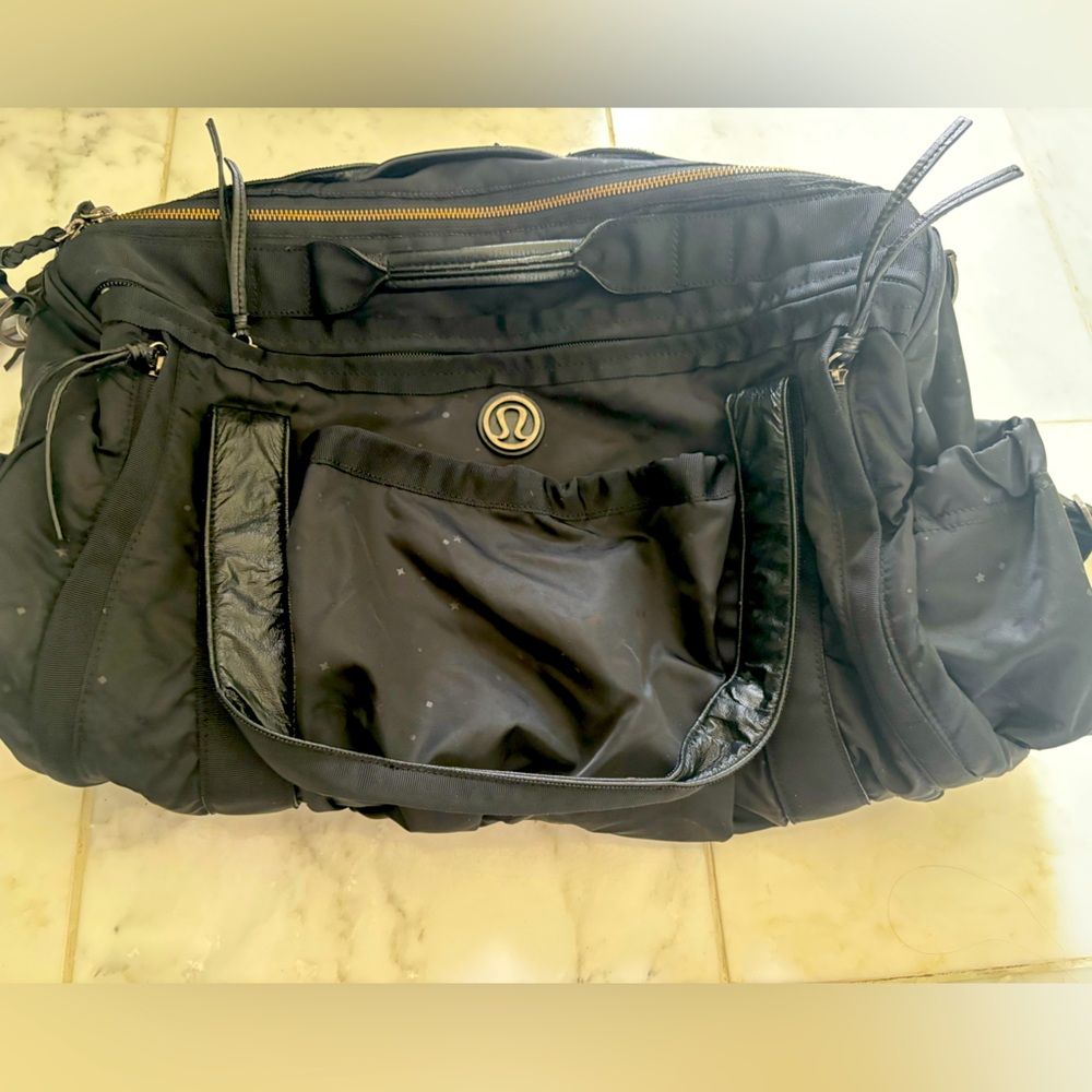 Lululemon duffle bag